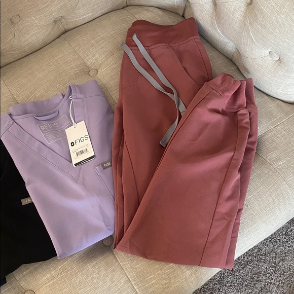 Figs Scrub TOPS AND PANT BUNDLE - Picture 4 of 4